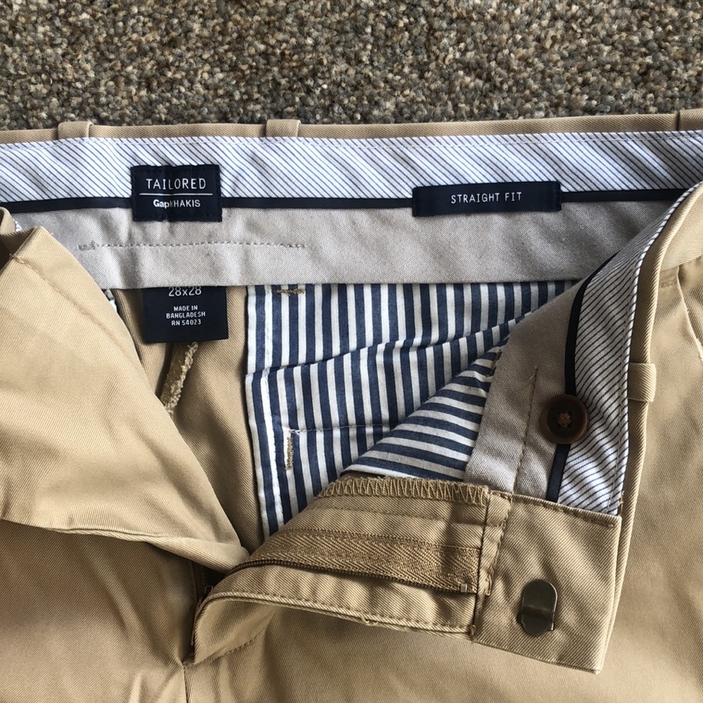 Men’s GAP Khakis Pants Tailored Straight Fit like new 28 x 28 KHAKI